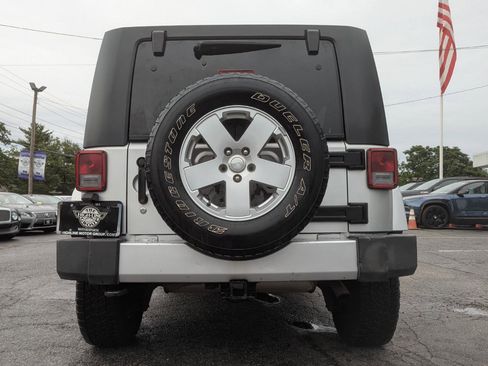 Used 2010 Jeep Wrangler Unlimited Sahara w/ Trailer Tow Group AWD/4WD image 9