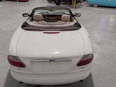 Used 2003 Jaguar XK8 Convertible image 11