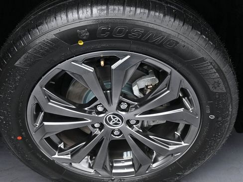 Used 2023 Toyota RAV4 Limited image 38