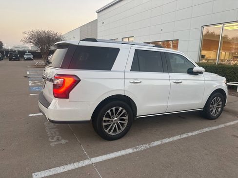 Used 2018 Ford Expedition Limited image 3