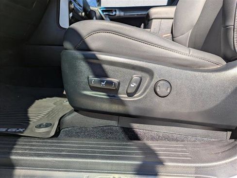 Used 2021 Lexus GX 460 Premium w/ Premium Package image 10