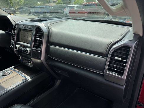 Used 2019 Ford Expedition Platinum image 26