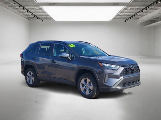 Used 2025 Toyota RAV4 XLE AWD/4WD image 8