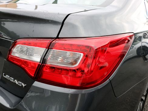 Used 2019 Subaru Legacy 2.5i Premium image 10