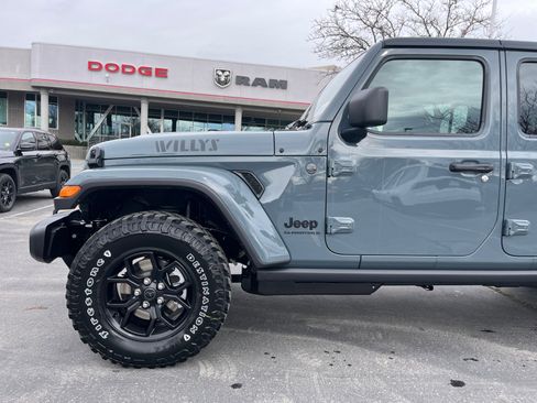 New 2026 Jeep Gladiator Willys image 9