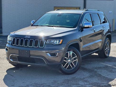 Used 2017 Jeep Grand Cherokee Limited image 2