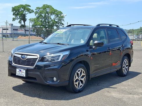 Used 2021 Subaru Forester Premium AWD/4WD image 3