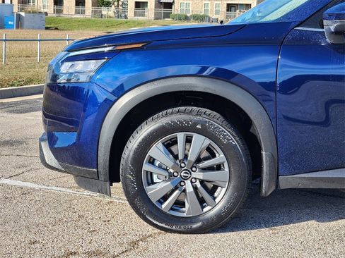 New 2025 Nissan Pathfinder SV image 6