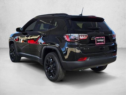 New 2026 Jeep Compass Latitude image 9