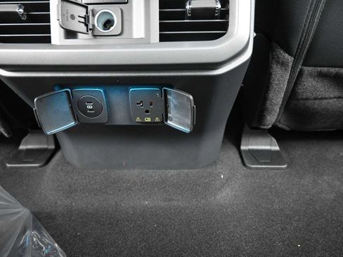 New 2025 Ford F150 Lariat w/ Equipment Group 502A High image 15