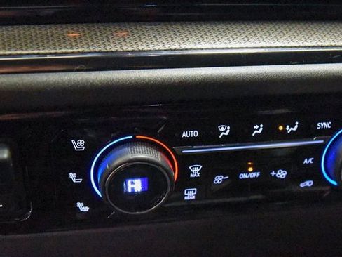 Used 2023 Chevrolet Silverado 1500 ZR2 w/ Technology Package image 14