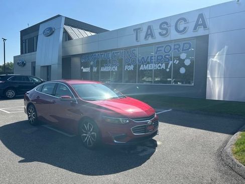 Used 2018 Chevrolet Malibu LT FWD image 1