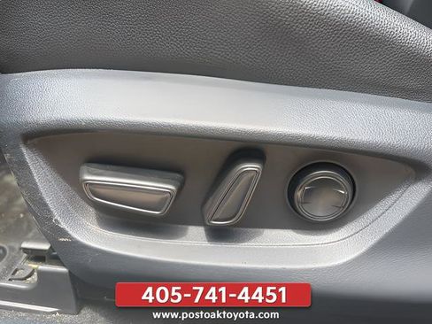 Used 2025 Toyota Camry XLE FWD image 17