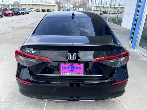 Used 2024 Honda Civic EX image 3