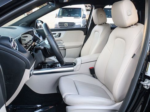 Certified 2025 Mercedes-Benz GLA 250 4MATIC image 20