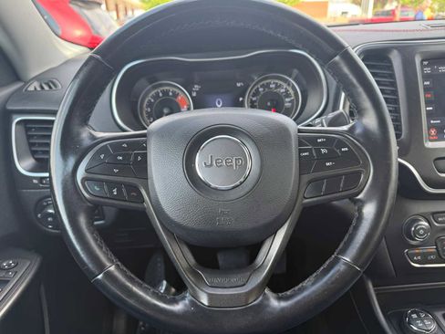 Used 2021 Jeep Cherokee Trailhawk AWD/4WD image 18