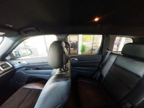 Used 2020 Jeep Grand Cherokee Altitude AWD/4WD image 32