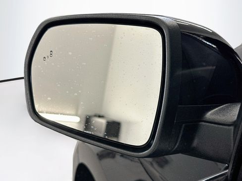 Used 2024 Ford Edge SEL AWD/4WD image 16