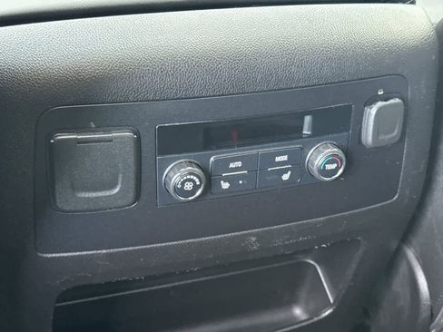 Used 2018 GMC Yukon SLT AWD/4WD image 15