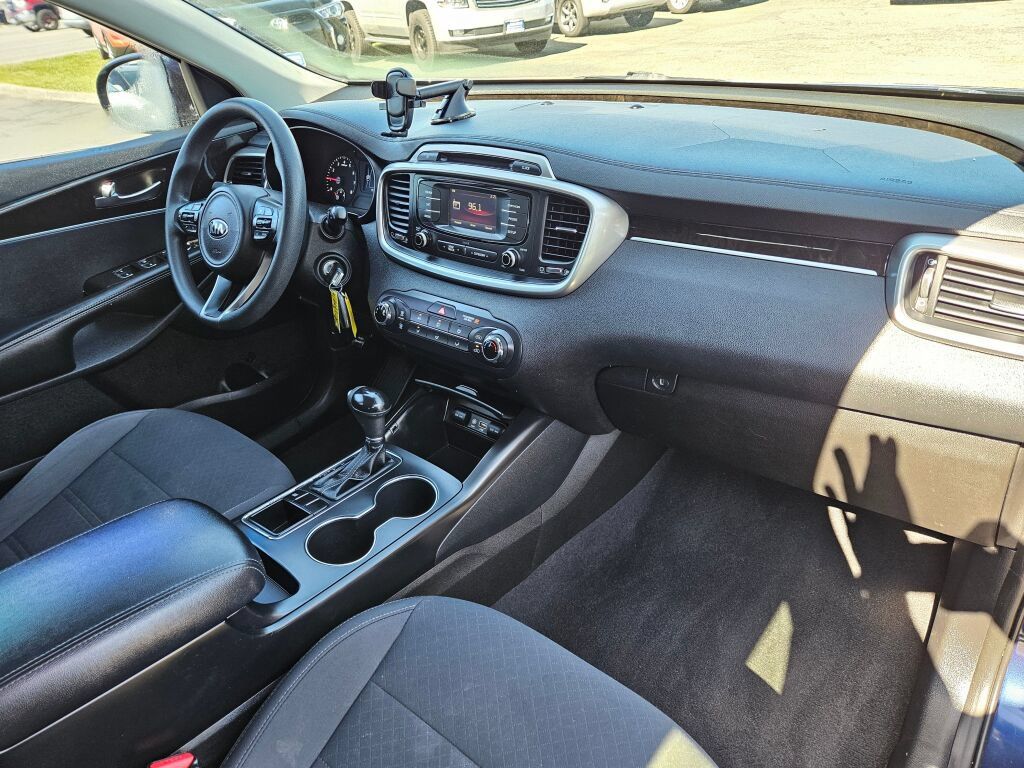 Used 2016 Kia Sorento FWD image 11