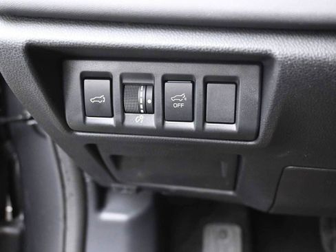 Used 2021 Subaru Outback Touring image 9