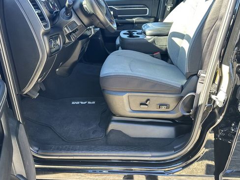 Used 2024 RAM 2500 Big Horn w/ Bed Utility Group image 9