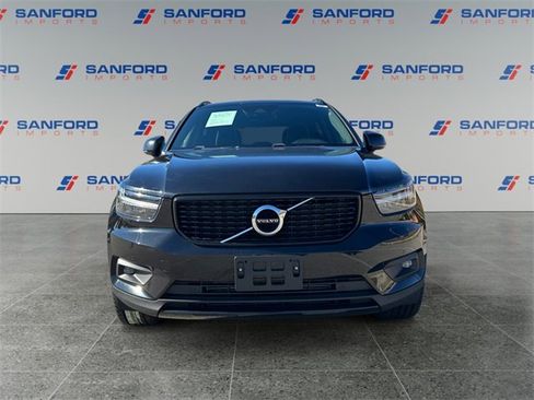 Used 2021 Volvo XC40 T5 R-Design w/ Climate Package image 8