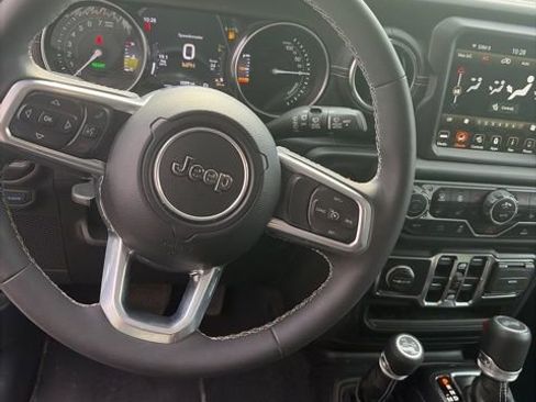 Used 2023 Jeep Wrangler Unlimited Sahara w/ Cold Weather Group image 15