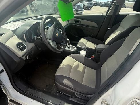Used 2014 Chevrolet Cruze LS FWD image 5