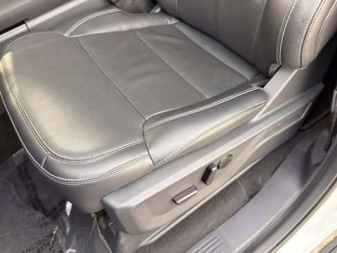 Used 2025 Ford Expedition Platinum AWD/4WD image 19