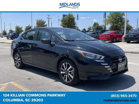 Used 2025 Nissan Versa SV FWD image 1