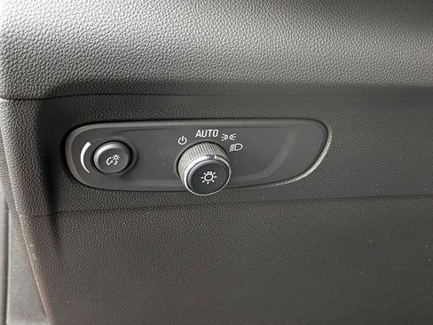 Used 2023 Buick Envision Essence image 16