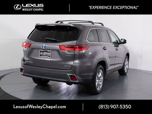 Used 2018 Toyota Highlander Limited AWD/4WD image 4