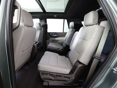 Used 2023 Chevrolet Tahoe Z71 w/ Luxury Package AWD/4WD image 17