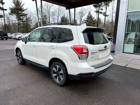 Used 2018 Subaru Forester 2.5i Premium w/ All-Weather Package image 3