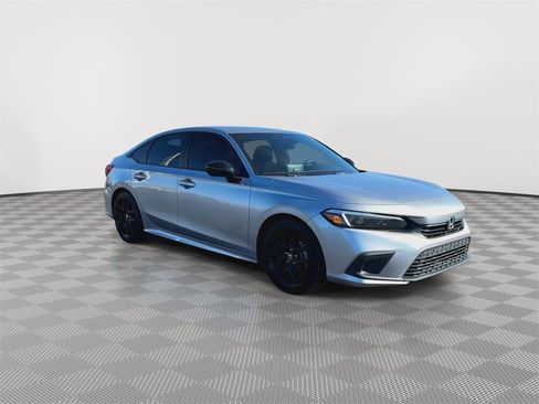 Used 2024 Honda Civic Sport image 2