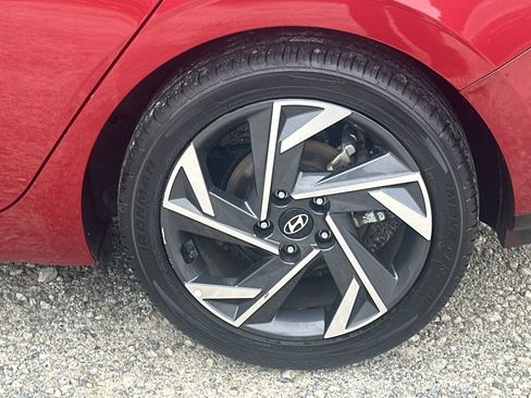 Used 2025 Hyundai Elantra SEL FWD image 19