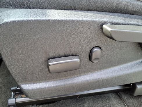 Used 2018 Chevrolet Colorado Z71 image 17