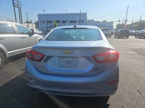 Used 2018 Chevrolet Cruze LS FWD image 4