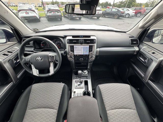 Used 2023 Toyota 4Runner SR5 AWD/4WD image 15