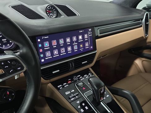 Certified 2022 Porsche Cayenne GTS AWD/4WD image 15