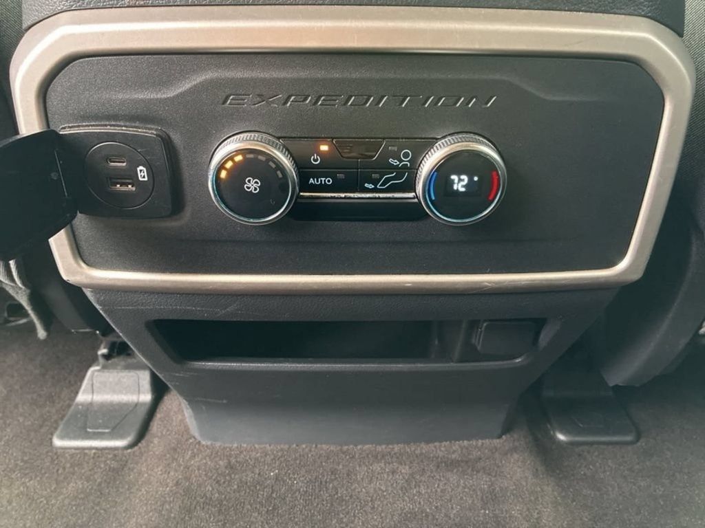 Used 2023 Ford Expedition XLT AWD/4WD image 19