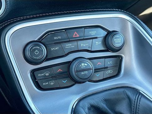 Used 2022 Dodge Challenger R/T w/ T/A Package image 16