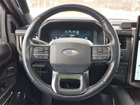Used 2023 Ford Expedition Platinum image 9