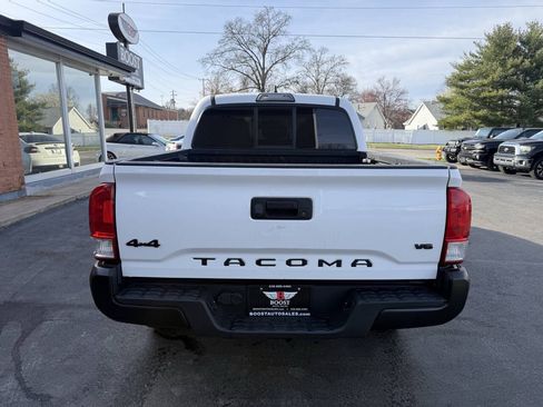 Used 2017 Toyota Tacoma SR5 w/ Exterior Package AWD/4WD image 5