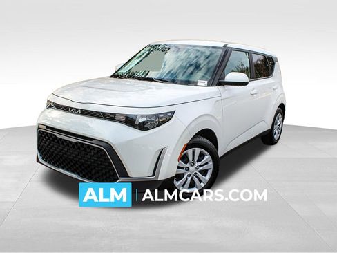 Used 2025 Kia Soul LX image 1