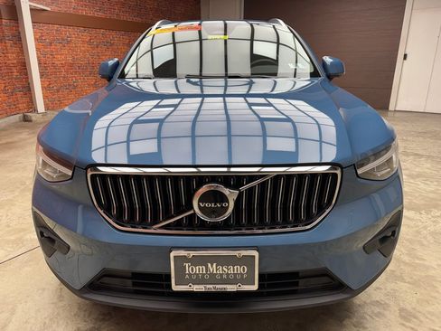 Used 2024 Volvo XC40 B5 Plus AWD/4WD image 8