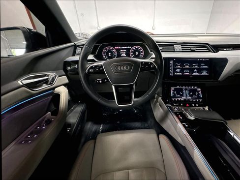 Certified 2024 Audi Q8 e-tron Premium Plus AWD/4WD image 8