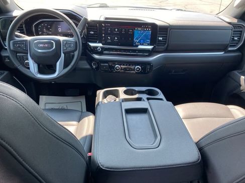Used 2026 GMC Sierra 1500 SLT AWD/4WD image 5