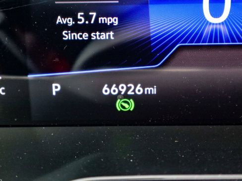 Used 2023 Volkswagen Jetta SE w/ Panoramic Sunroof Package image 29